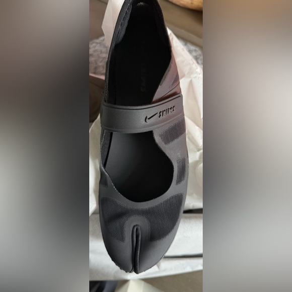 SKIMS Nike Rift Mesh - Picture 6 of 7